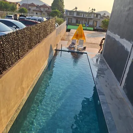 Azra Luxury With Pool For 2 People 아파트